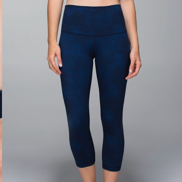 lululemon athletica Pants - Lululemon Wunder Under Crop II Print (Roll Down)